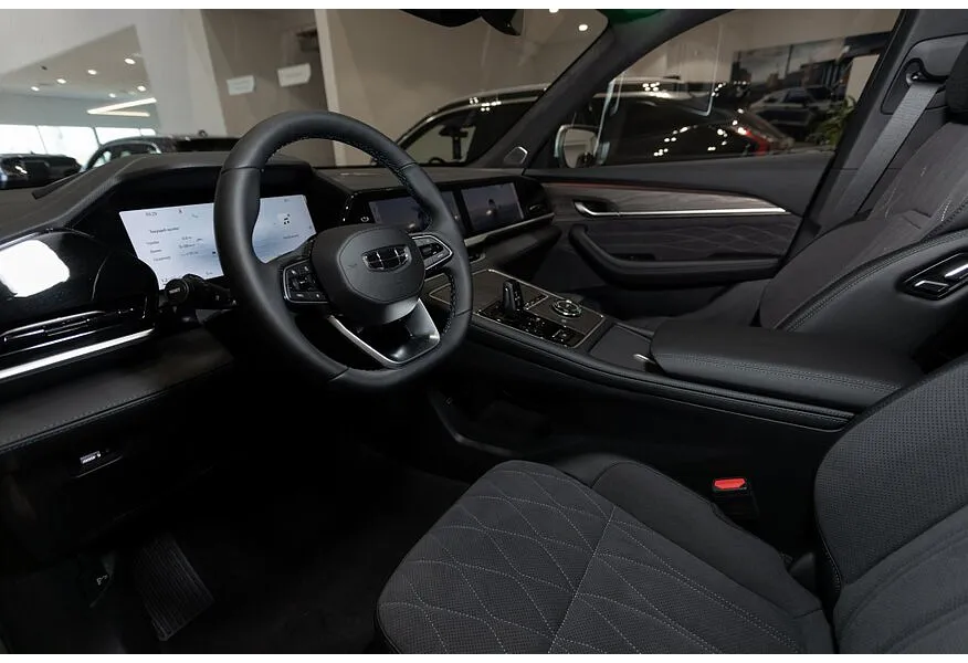 Geely Monjaro 2.0T 8AT 4WD (238 л.с.) Flagship Черный в АВИЛОН. Слайд №10