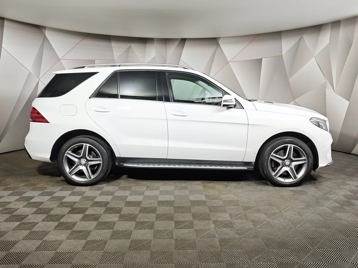 Mercedes-Benz GLE 400 4MATIC 9G-TRONIC (333 л.с.) Особая серия Белый в АВИЛОН. Слайд №6