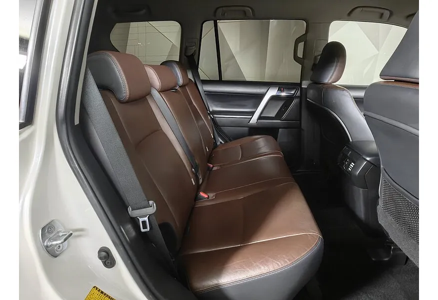 АВИЛОН - Toyota Land Cruiser Prado 2.8 D AT 4WD (5 мест) (177 л.с.) Комфорт Белый - slide 10