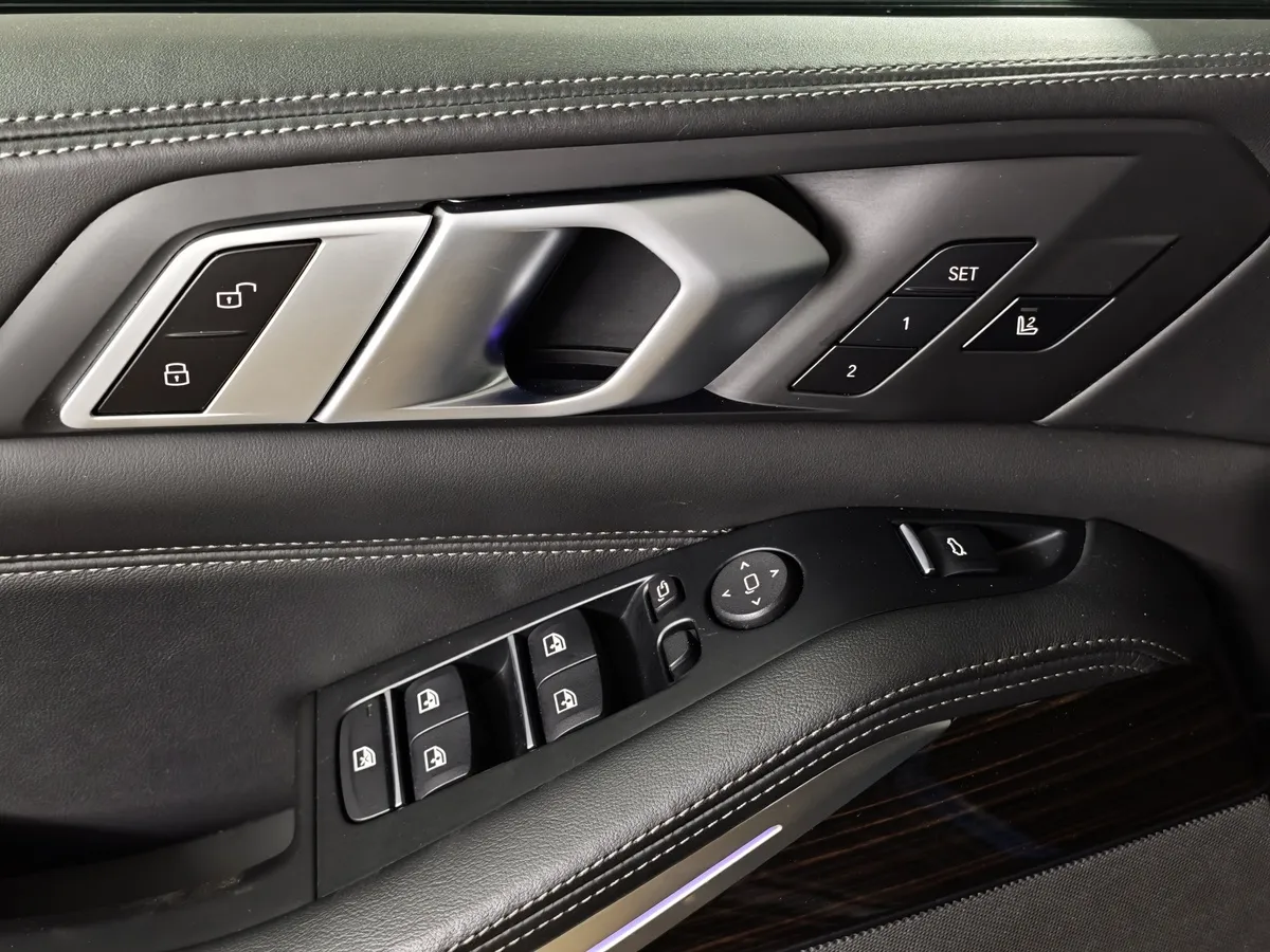 BMW X5 xDrive40i Steptronic (340 л.с.) Серый в АВИЛОН. Слайд №16