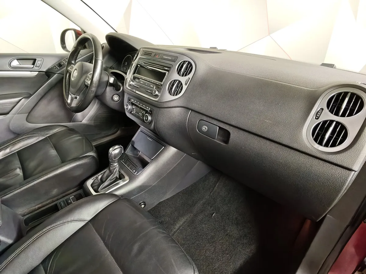 Volkswagen Tiguan 2.0 TDI 4Motion AT (140 л.с.) Sport&Style Красный в АВИЛОН. Слайд №13
