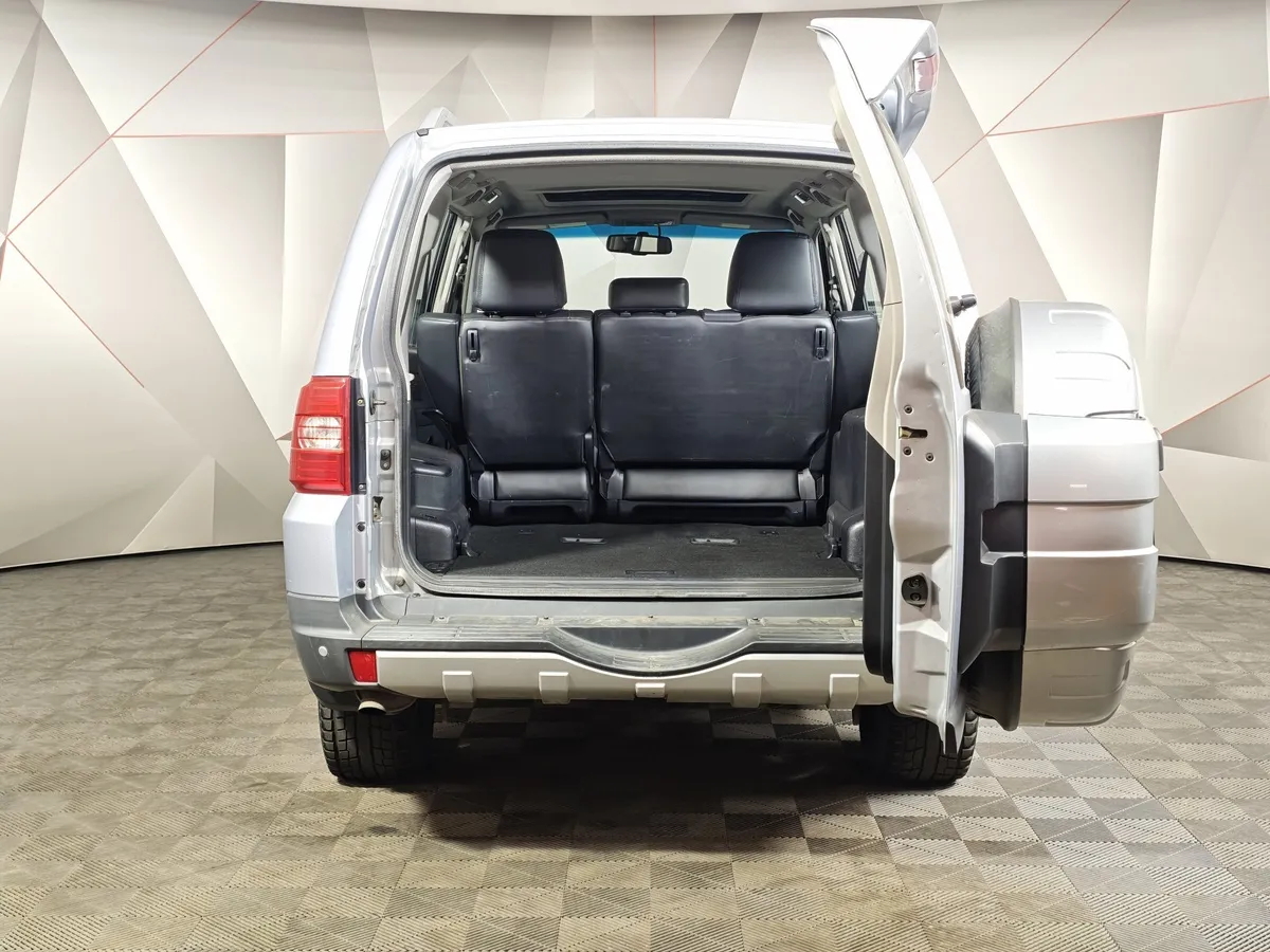Mitsubishi Pajero 3.0 AT AWD (178 л.с.) Серебристый в АВИЛОН. Слайд №12