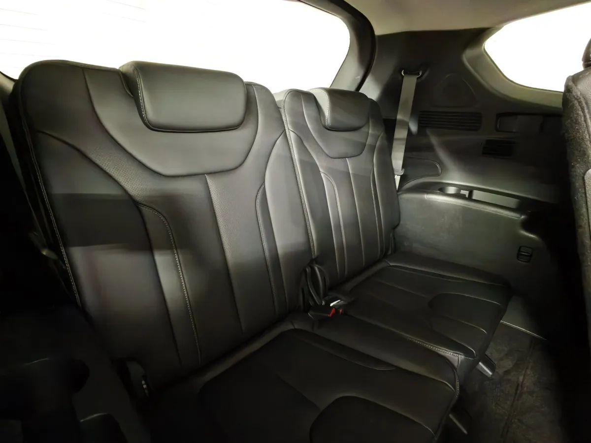 Hyundai Santa Fe 3.5 AWD 8AT (249 л.с.) High-Tech Черный в АВИЛОН. Слайд №23