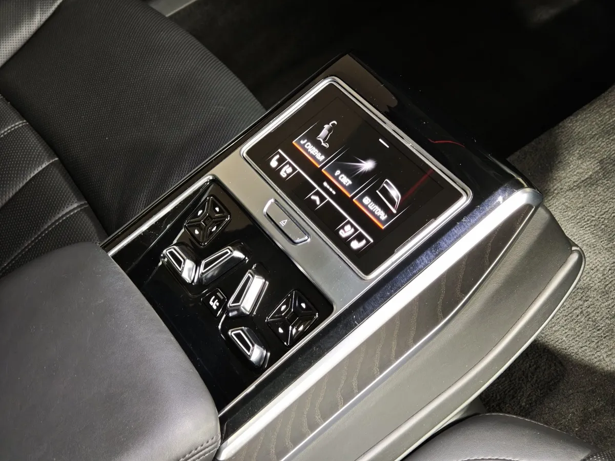 Audi A8 3.0 TFSI L tiptronic quattro (340 л.с.) Черный в АВИЛОН. Слайд №25