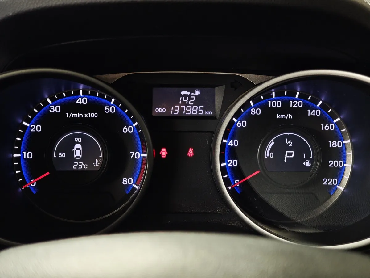 Hyundai ix35 2.0 AT 4WD (150 л.с.) Comfort Черный в АВИЛОН. Слайд №18