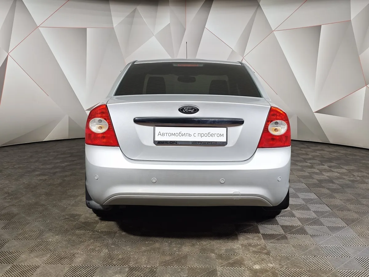 Ford Focus 2.0 AT (145 л.с.) Серебристый в АВИЛОН. Слайд №8