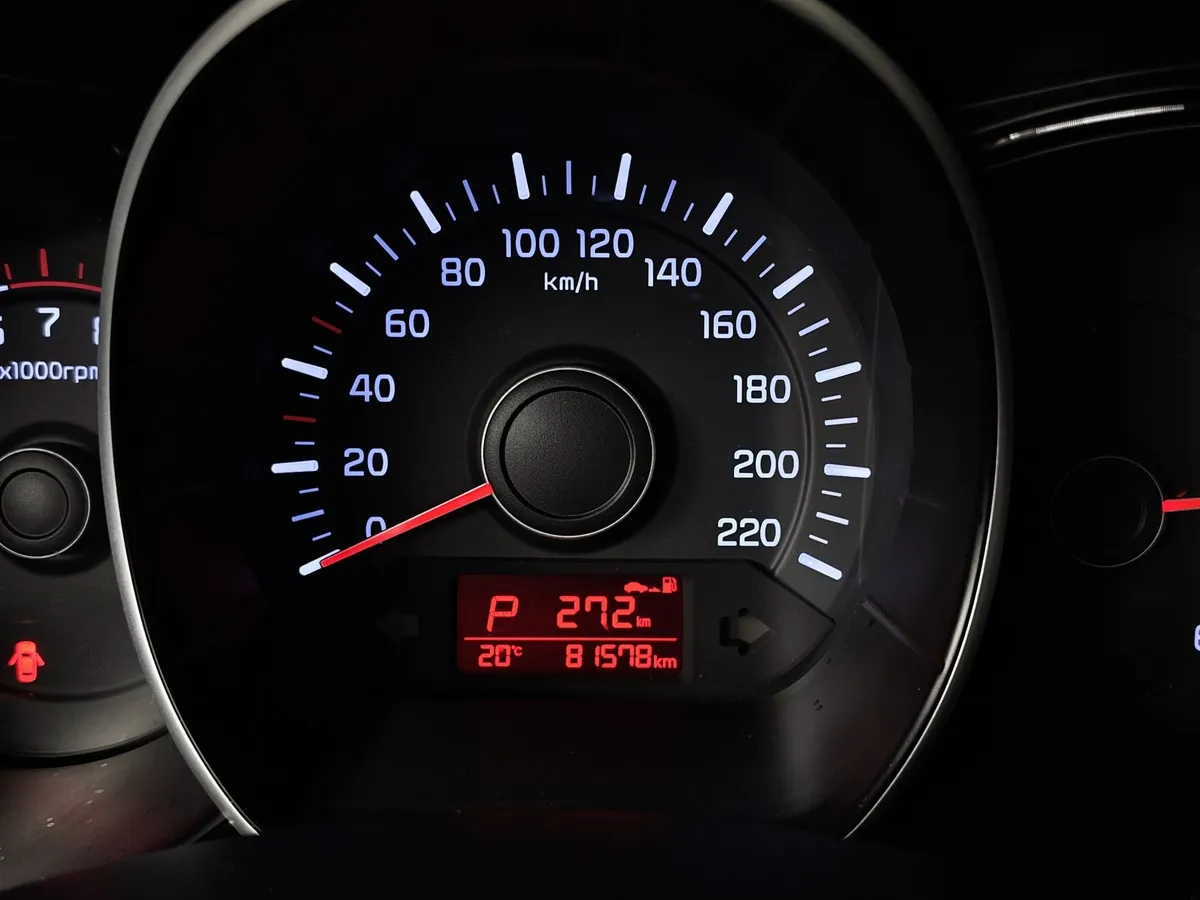 Kia Rio 1.4 AT (107 л.с.) Белый в АВИЛОН. Слайд №17