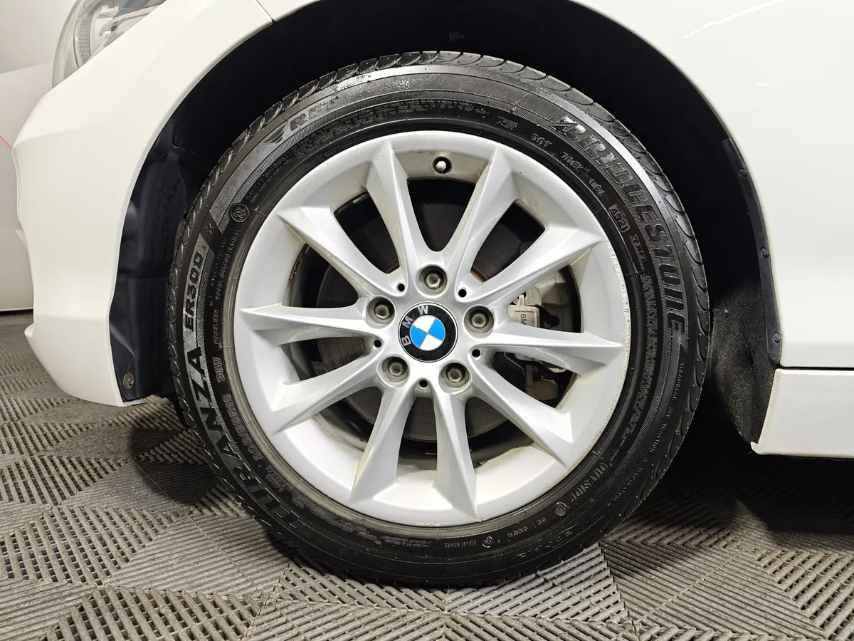 BMW 1 серия 118i AT (136 л.с.) Белый в АВИЛОН. Слайд №7