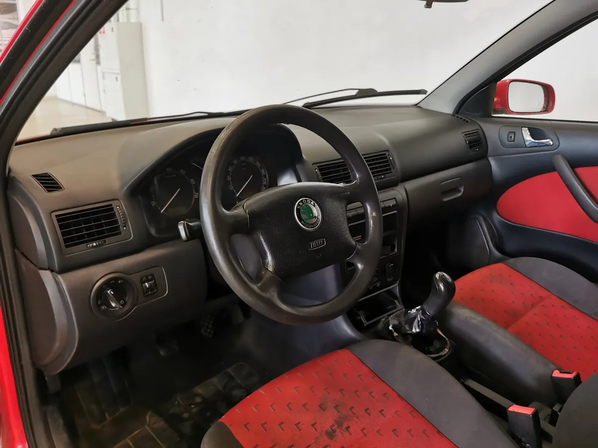Skoda Octavia 1.6 MT (102 л.с.) Красный в АВИЛОН. Слайд №11