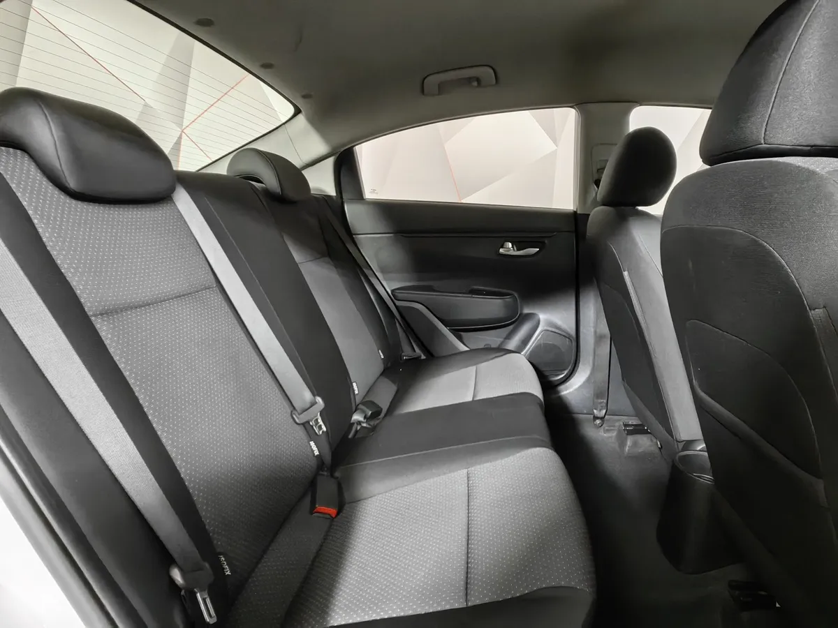 Kia Rio 1.6 AT (123 л.с.) Luxe Белый в АВИЛОН. Слайд №16