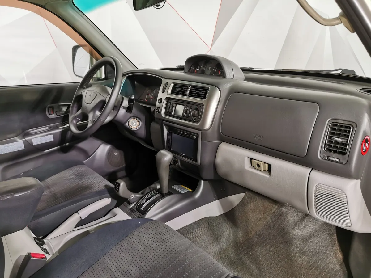 Mitsubishi Pajero Sport 3.0 AT (170 л.с.) Бежевый в АВИЛОН. Слайд №12