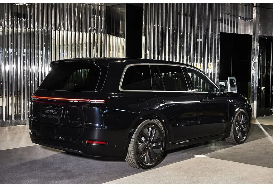 Li Auto L9 1.5 AT 4WD (449 л.с.) Ultra Черный в АВИЛОН. Слайд №7