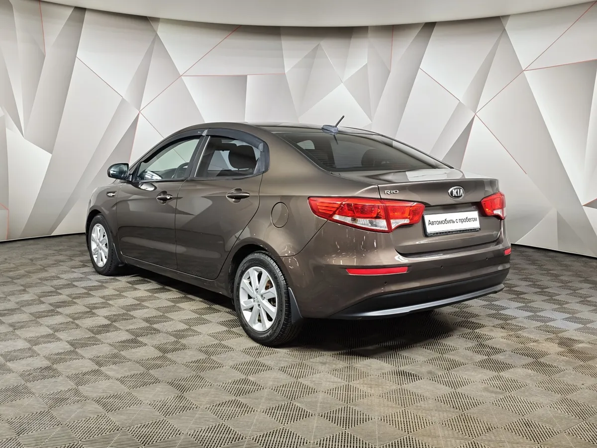 Kia Rio 1.6 AT (123 л.с.) Коричневый в АВИЛОН. Слайд №4