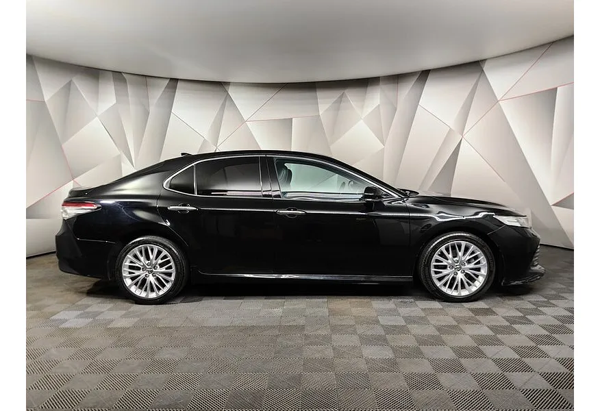 Toyota Camry 2.5 AT (181 л.с.) Черный в АВИЛОН. Слайд №4