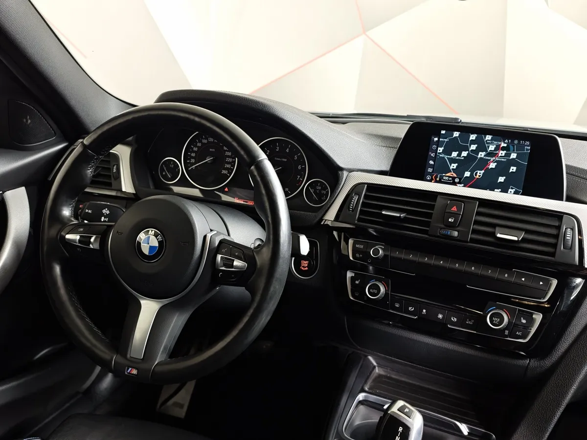 BMW 3 серия 320i xDrive AT (184 л.с.)  M Sports Edition Серебристый в АВИЛОН. Слайд №15
