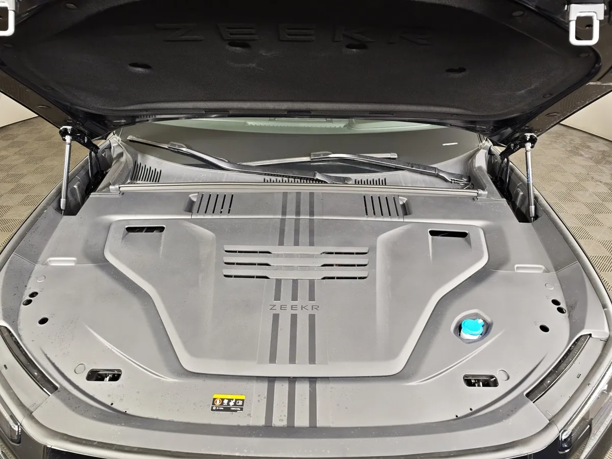 Zeekr 8X 2.0h AT 4WD (898 л.с.) Ultra+ Черный в АВИЛОН. Слайд №11