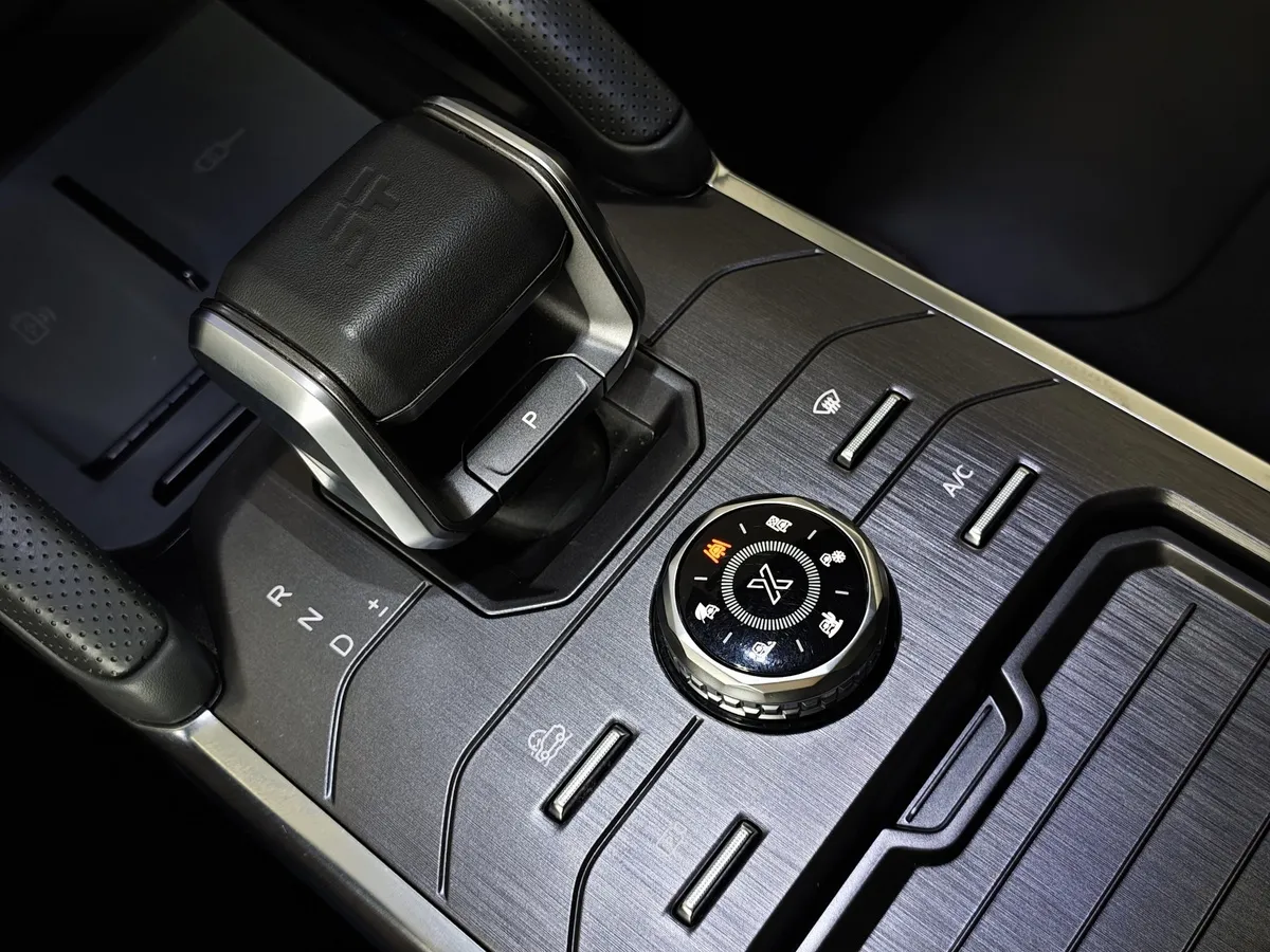 JETOUR T2 2.0T 7DCT AWD (245 л.с.) Престиж Черный в АВИЛОН. Слайд №26