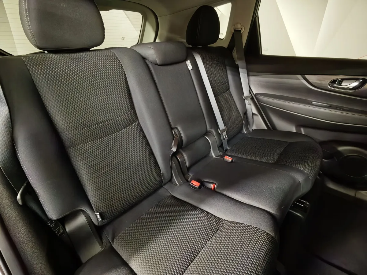 Nissan X-Trail 2.0 CVT AWD (144 л.с.) Черный в АВИЛОН. Слайд №17