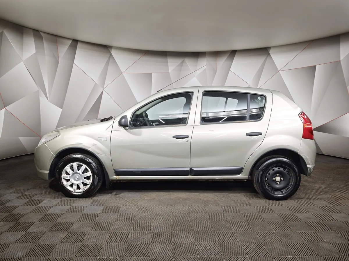 Renault Sandero 1.6 MT (84 л.с.) Коричневый в АВИЛОН. Слайд №5