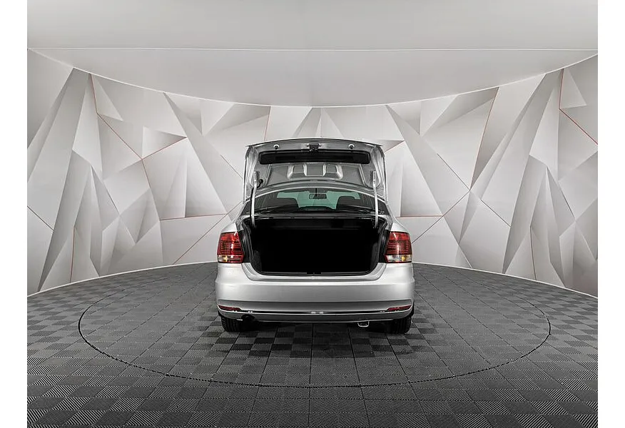 Volkswagen Polo 1.6 MPI MT (110 л.с.) Connect Серебристый в АВИЛОН. Слайд №12