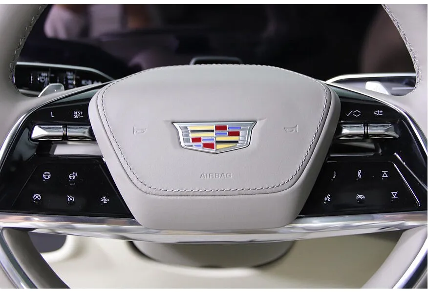 АВИЛОН - Cadillac Escalade 6.2 V8 AT AWD (420 л.с.) Sport Platinum Черный - slide 11