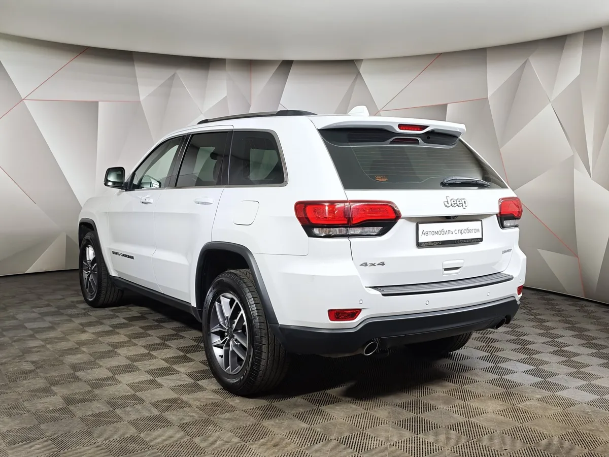Jeep Grand Cherokee 3.0 AT AWD (238 л.с.) Limited Белый в АВИЛОН. Слайд №4