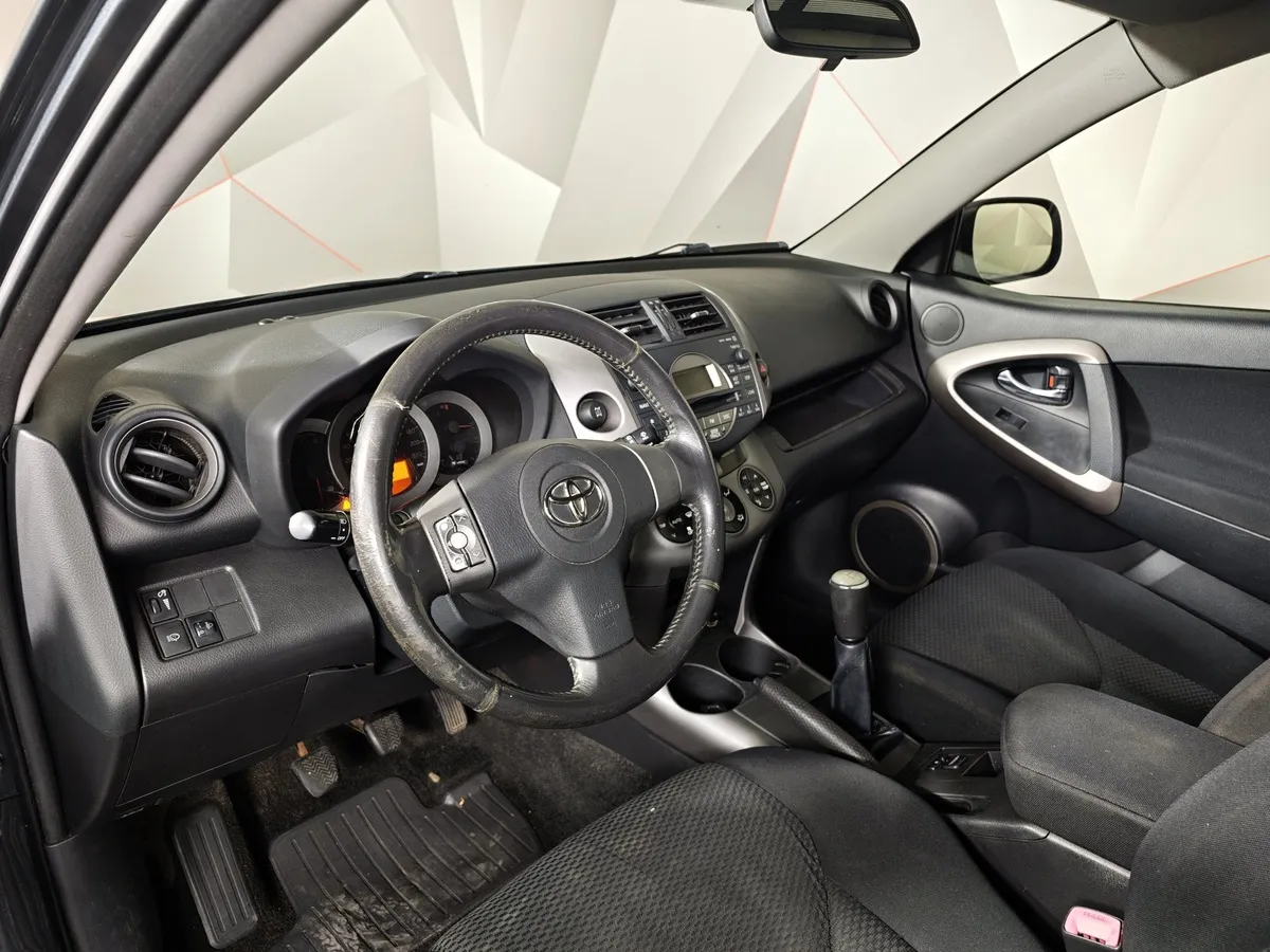 Toyota RAV4 2.0 MT (152 л.с.) Серый в АВИЛОН. Слайд №16