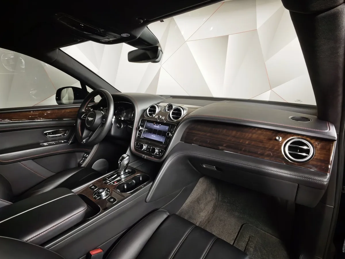 Bentley Bentayga 6.0 AT AWD (608 л.с.) Черный в АВИЛОН. Слайд №12