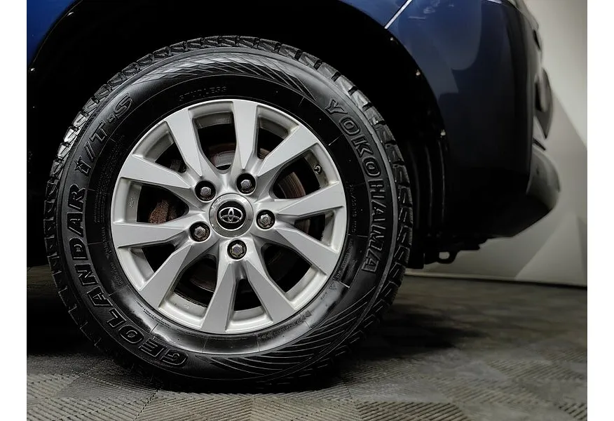 Toyota Land Cruiser 4.5 TD AT (249 л.с.) Синий в АВИЛОН. Слайд №9