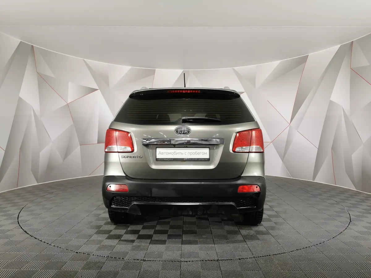 Kia Sorento 2.4 AT 4WD (175 л.с.) Comfort Серебристый в АВИЛОН. Слайд №8
