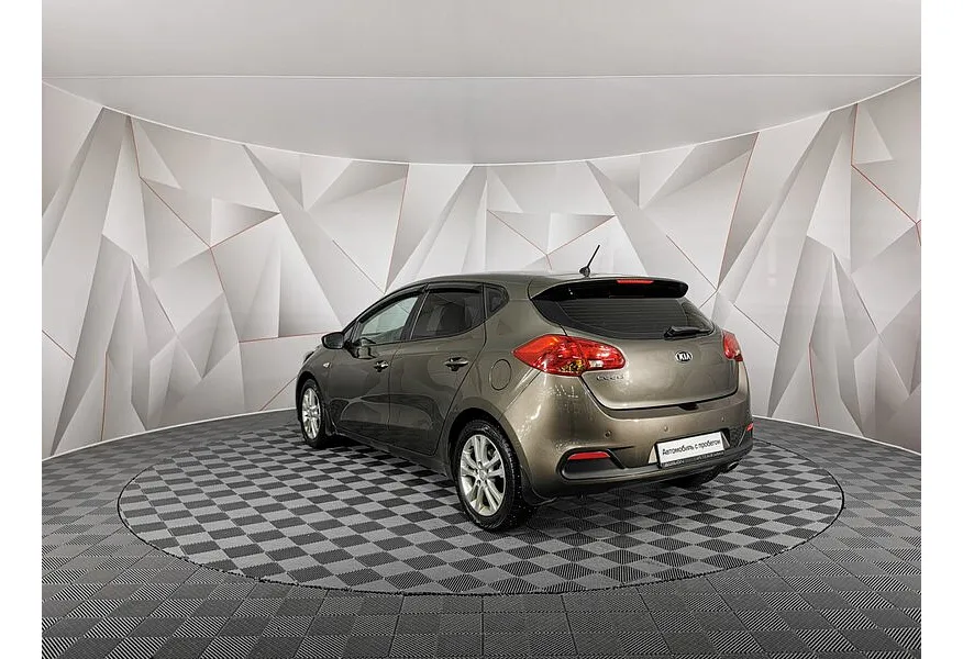 Kia Ceed 1.6 AT (122 л.с.) Коричневый в АВИЛОН. Слайд №4