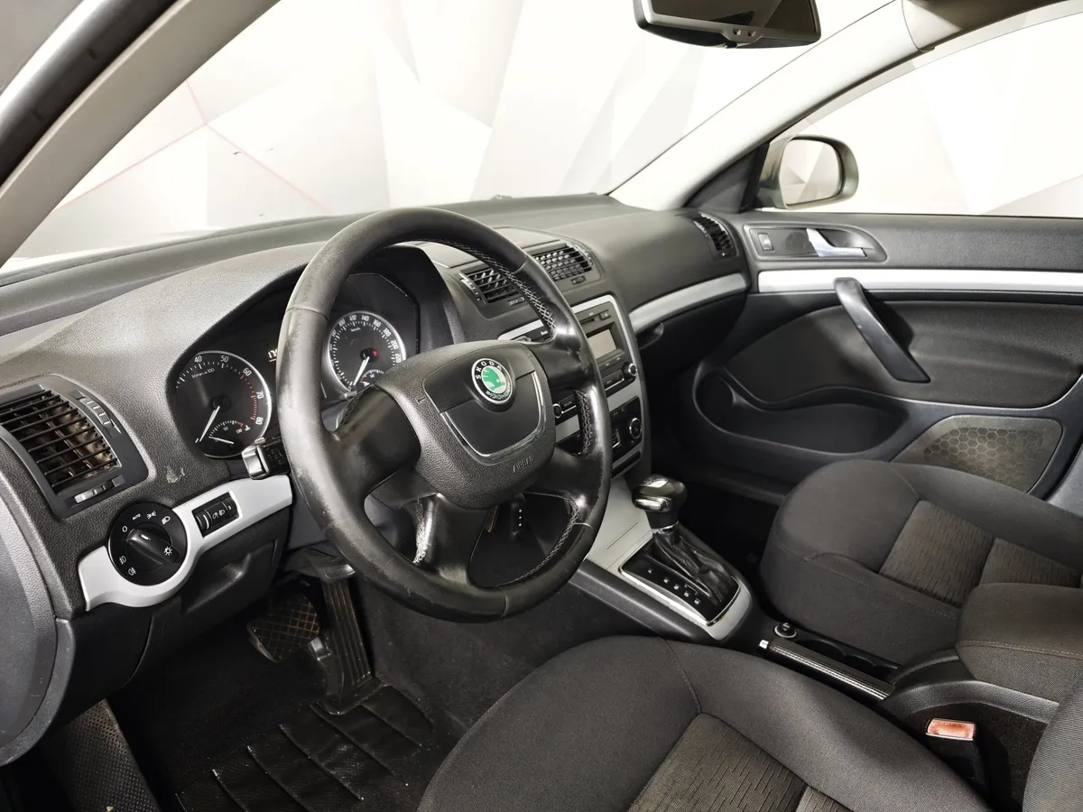 Skoda Octavia 1.6 Tiptronic (102 л.с.) Серый в АВИЛОН. Слайд №16
