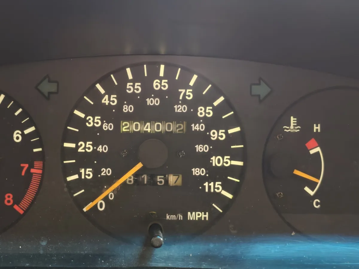 Suzuki Esteem 1.8 AT (121 л.с.) Черный в АВИЛОН. Слайд №14