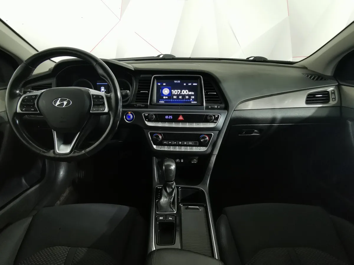 Hyundai Sonata 2.0 AT (150 л.с.) Primary Черный в АВИЛОН. Слайд №13