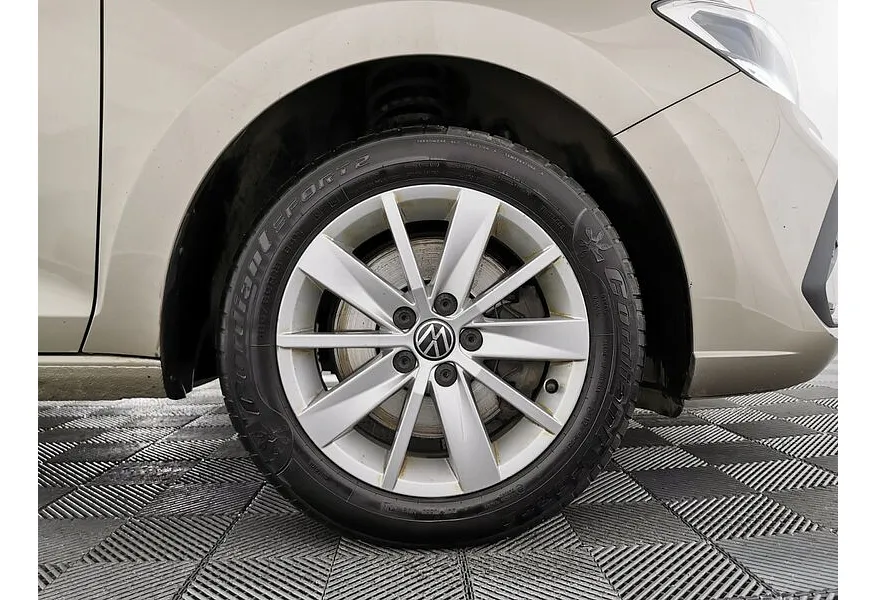 Volkswagen Polo 1.6 MPI AT (110 л.с.) Status Коричневый в АВИЛОН. Слайд №9