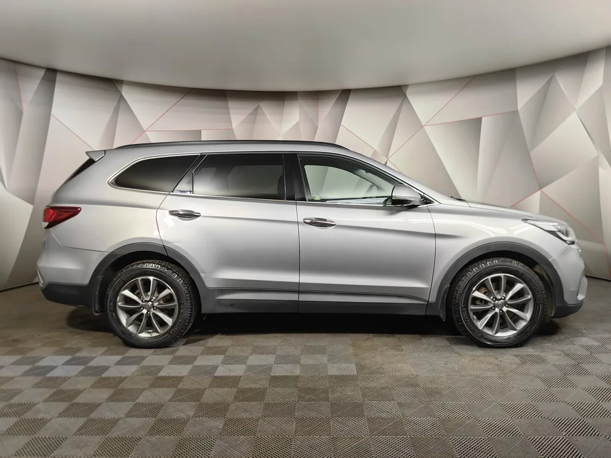 Hyundai Santa Fe 2.2 CRDi AT 4WD (200 л.с.) Style Серебристый в АВИЛОН. Слайд №6