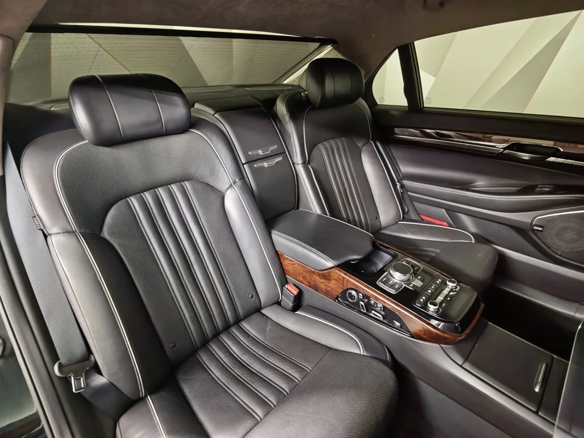 Genesis G90 3.3 T-GDI AT AWD (5 мест) (370 л.с.) Elite Черный в АВИЛОН. Слайд №15
