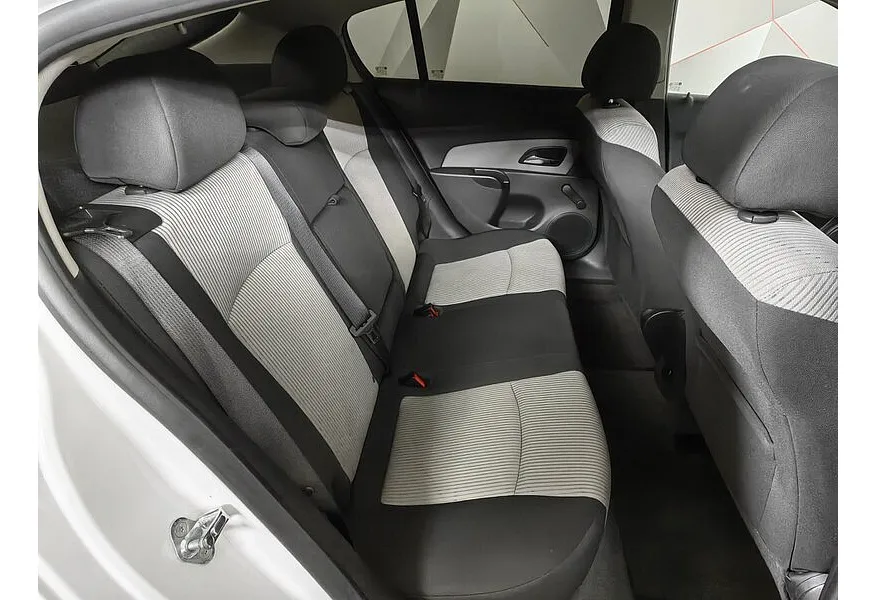 Chevrolet Cruze 1.6 AT (109 л.с.) Белый в АВИЛОН. Слайд №13