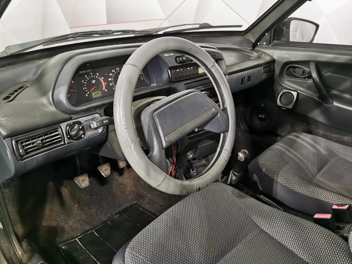 ВАЗ (Lada) 2115 1.6 MT 8 кл (Евро-3) (81 л.с.) Зеленый в АВИЛОН. Слайд №13