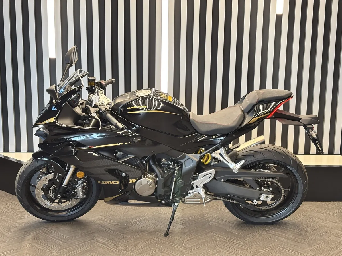 QJMOTOR SRK 800 RR 778 см³ (95 л.с.) 778 Черный в АВИЛОН. Слайд №3