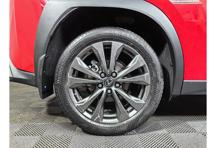 АВИЛОН - Lexus UX 2.0 CVT (150 л.с.) - slide 17