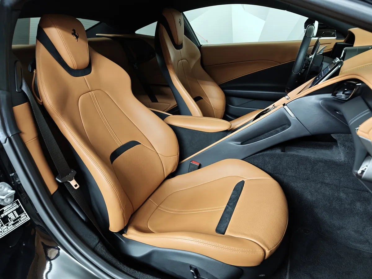 Ferrari Roma 3.9 AMT (620 л.с.) Черный в АВИЛОН. Слайд №29