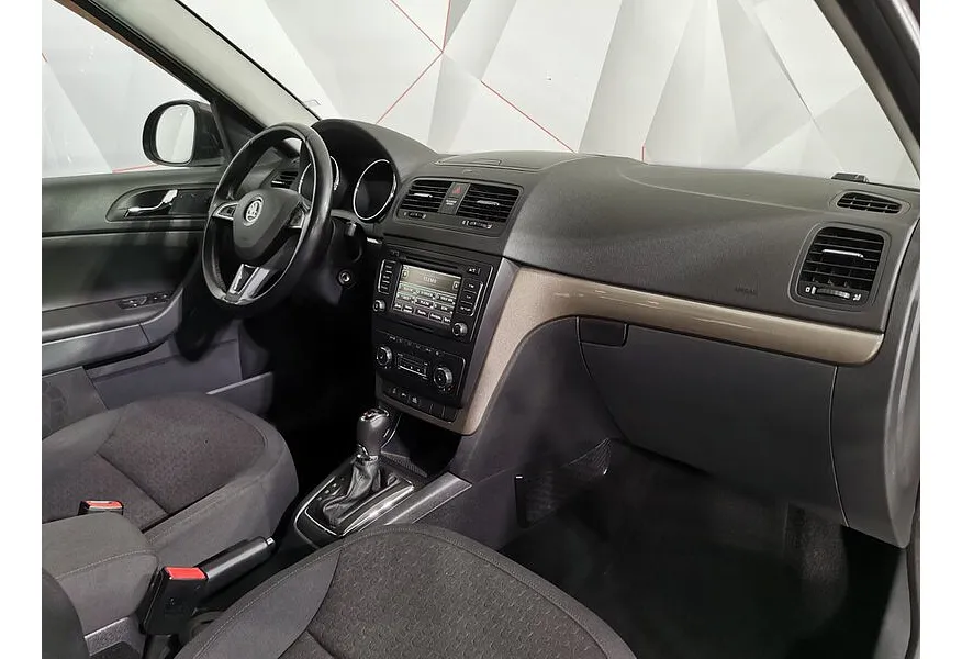 Skoda Yeti 1.8 TSI 4x4 DSG (152 л.с.) Коричневый в АВИЛОН. Слайд №13