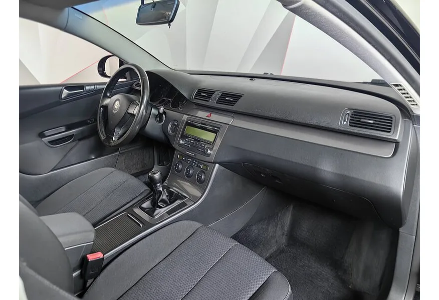 АВИЛОН - Volkswagen Passat 1.6 MPI MT (102 л.с.) Trendline Черный - slide 12