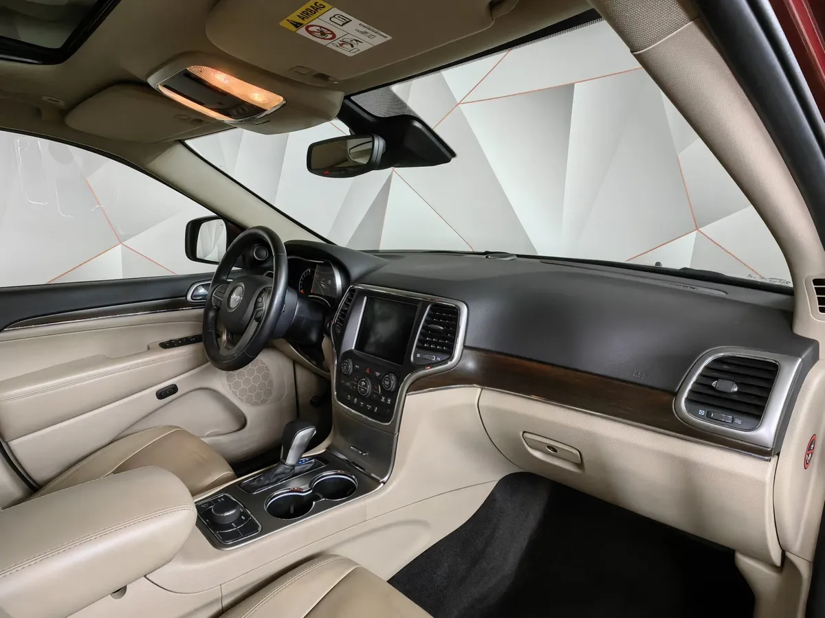 Jeep Grand Cherokee 3.0 AT AWD (238 л.с.) Laredo Красный в АВИЛОН. Слайд №12