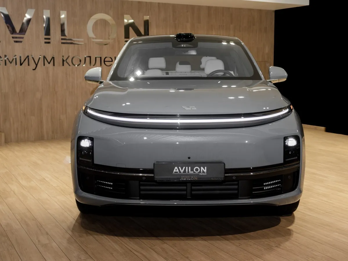Li Auto L7 1.5 AT 4WD (449 л.с.) Ultra Голубой в АВИЛОН. Слайд №3