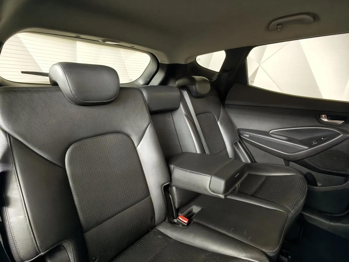 Hyundai Santa Fe 2.2 CRDi MT (197 л.с.) Коричневый в АВИЛОН. Слайд №17