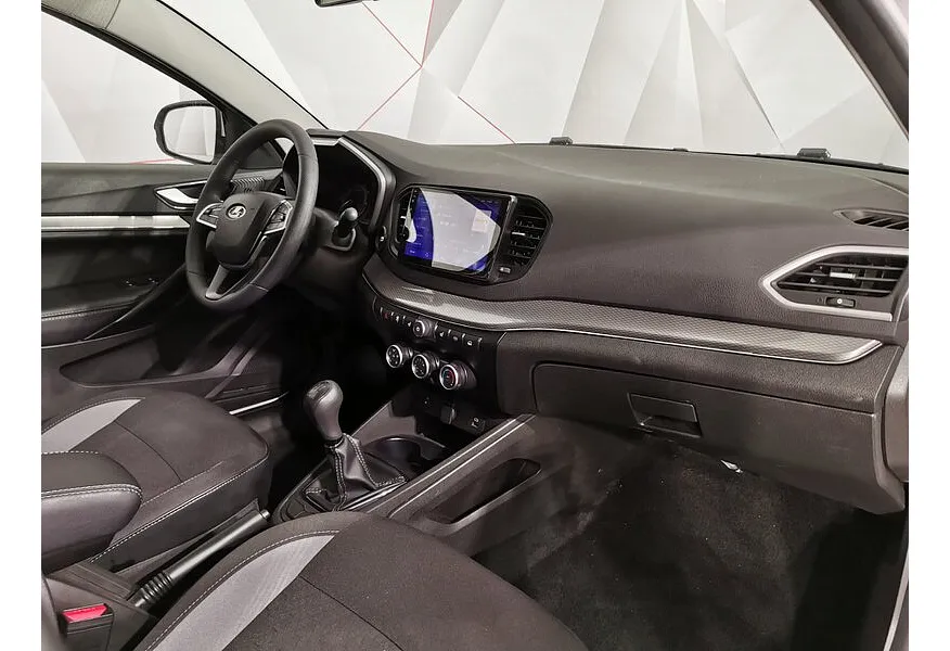 ВАЗ (Lada) Vesta 1.6 MT (106 л.с.) Белый в АВИЛОН. Слайд №13