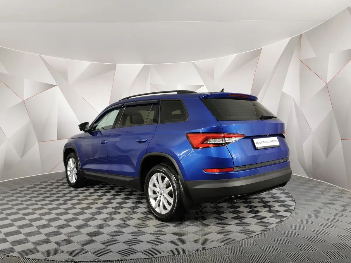 Skoda Kodiaq 2.0 TSI DSG 4X4 (180 л.с.) Синий в АВИЛОН. Слайд №4