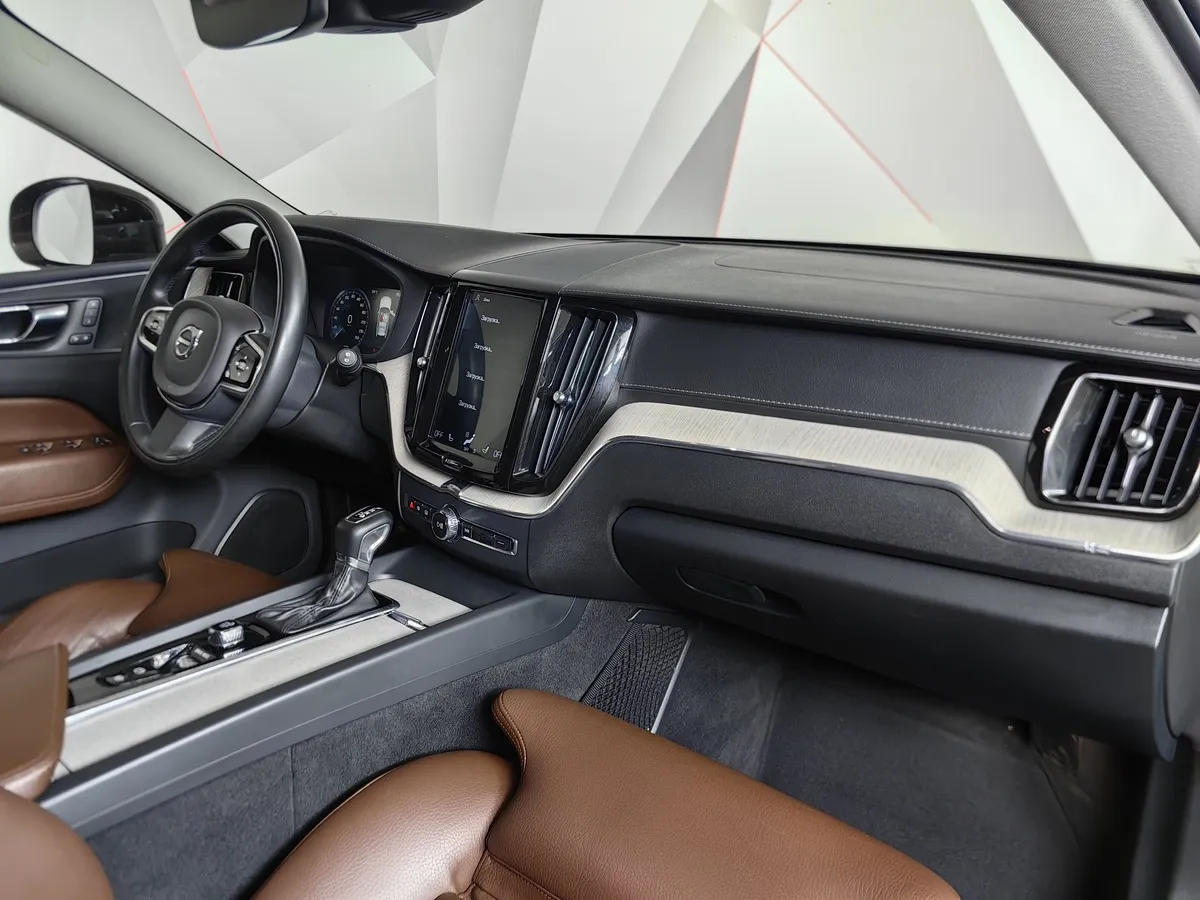 Volvo XC60 2.0 T5 AT AWD (249 л.с.) Inscription Коричневый в АВИЛОН. Слайд №13 Volvo XC60 2.0 T5 AT AWD (249 л.с.) Inscription Коричневый в АВИЛОН. Слайд №13